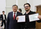 Ректор КубГУ М.Б. Астапов и заведующий лабораторией робототехники и мехатроники И.В. Рядчиков
